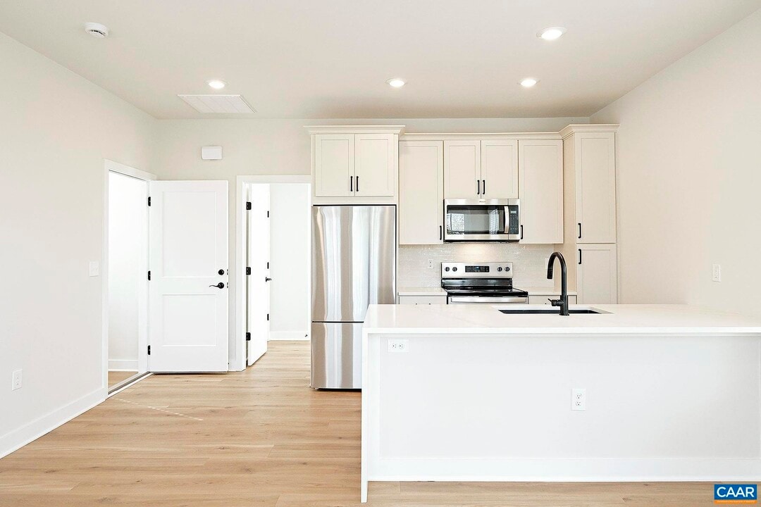 919 Belmont Ave in Charlottesville, VA - Building Photo