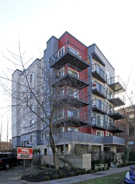 Harvard Vista Apartments in Seattle, WA - Building Photo