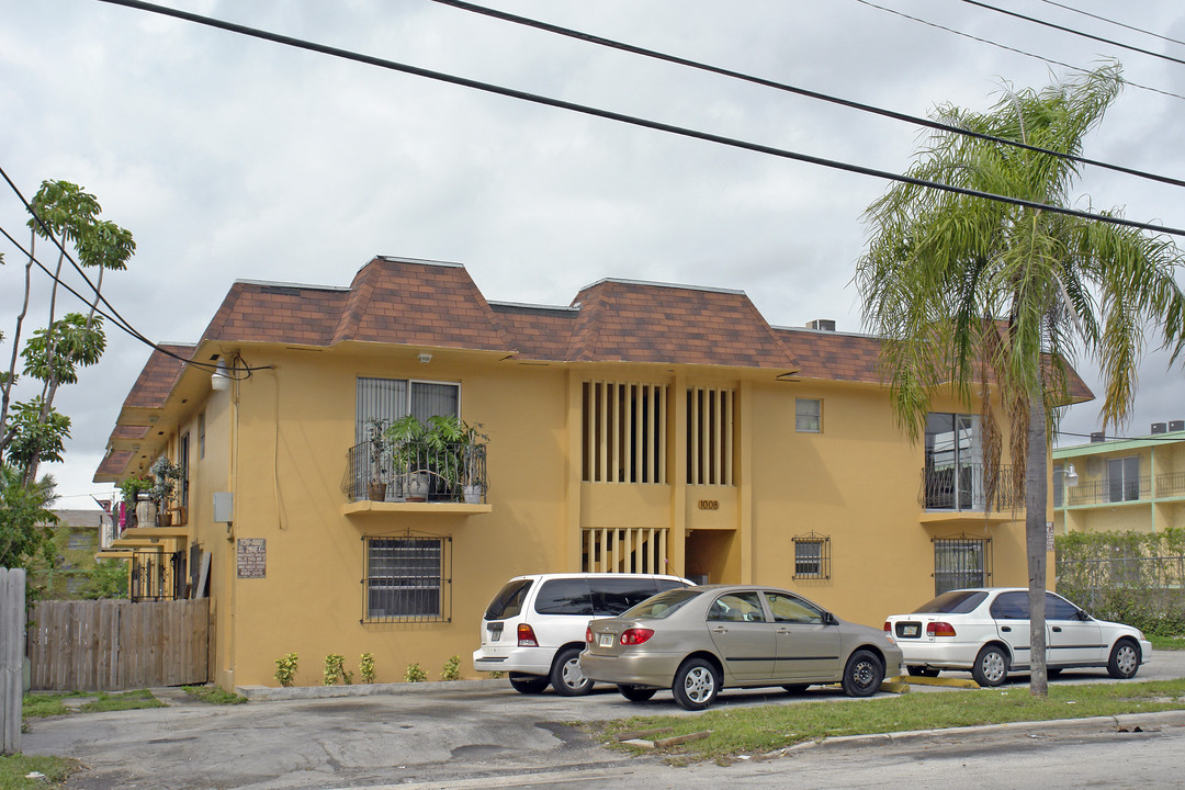 1008 NW 45th Ave in Miami, FL - Building Photo