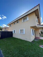 562 NW 82nd Pl in Miami, FL - Building Photo - Building Photo