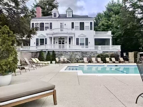 253 Nahanton St in Newton, MA - Building Photo - Building Photo