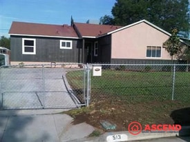 513 Prosser St in Bakersfield, CA - Building Photo