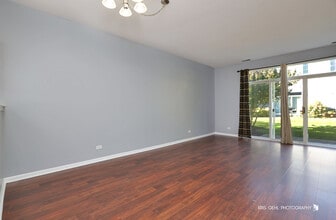 3141 Falling Waters Ln in Lindenhurst, IL - Building Photo - Building Photo