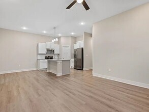 3518 W 45th St S in Wichita, KS - Foto de edificio - Building Photo