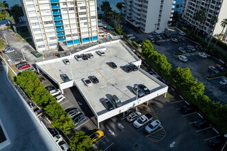 Bayshore Place Condominium in Miami, FL - Building Photo - Building Photo