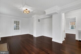 1002 Chillum Rd in Hyattsville, MD - Building Photo - Building Photo