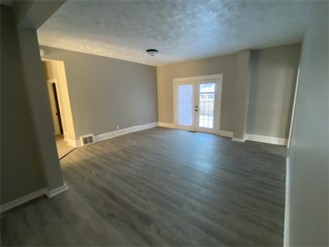 5844 South St in Lincoln, NE - Foto de edificio - Building Photo