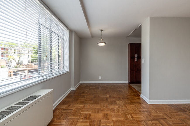 Connecticut Park Apartments