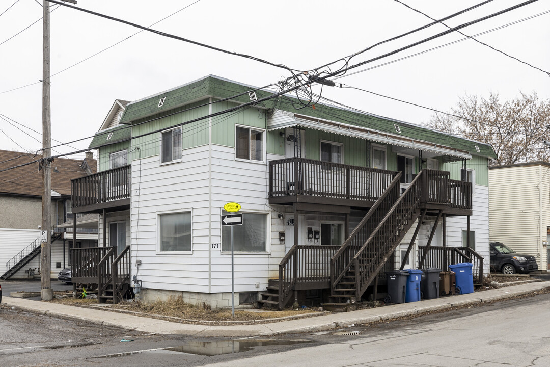 171 Leduc St in Gatineau, QC - Building Photo