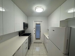 348 S Federal Hwy in Dania Beach, FL - Foto de edificio - Building Photo