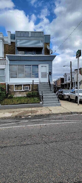 721 N 49th St in Philadelphia, PA - Building Photo
