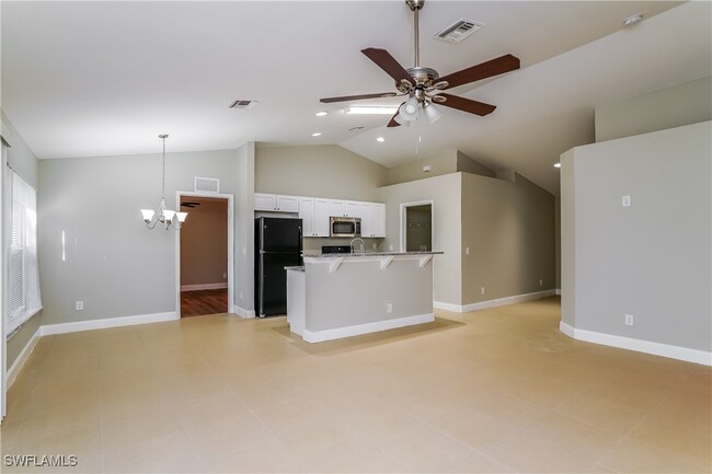 2803 42nd St W in Lehigh Acres, FL - Foto de edificio - Building Photo