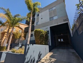 520 N Virgil Ave, Unit 8 in Los Angeles, CA - Building Photo - Building Photo