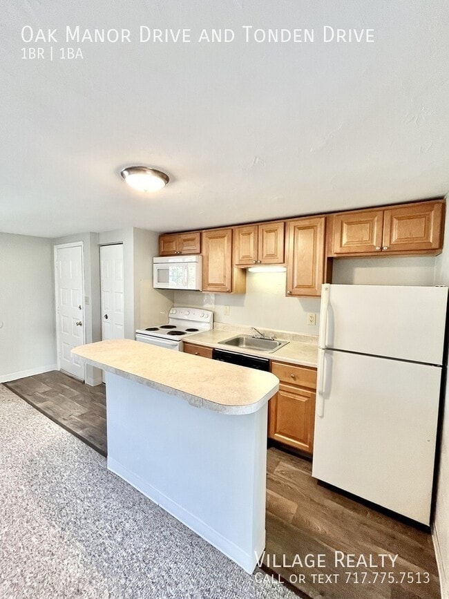 204 Oak Manor Dr in York, PA - Building Photo - Building Photo