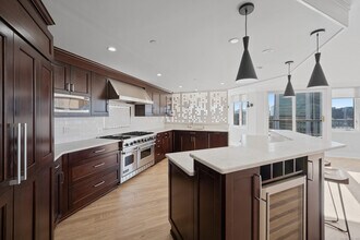 25 Forest St in Stamford, CT - Building Photo - Building Photo