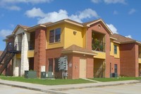 The Red Rose Of Texas Apartments in Clute, TX - Foto de edificio - Building Photo