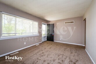 712 Undercliff Dr in Hazelwood, MO - Building Photo - Building Photo