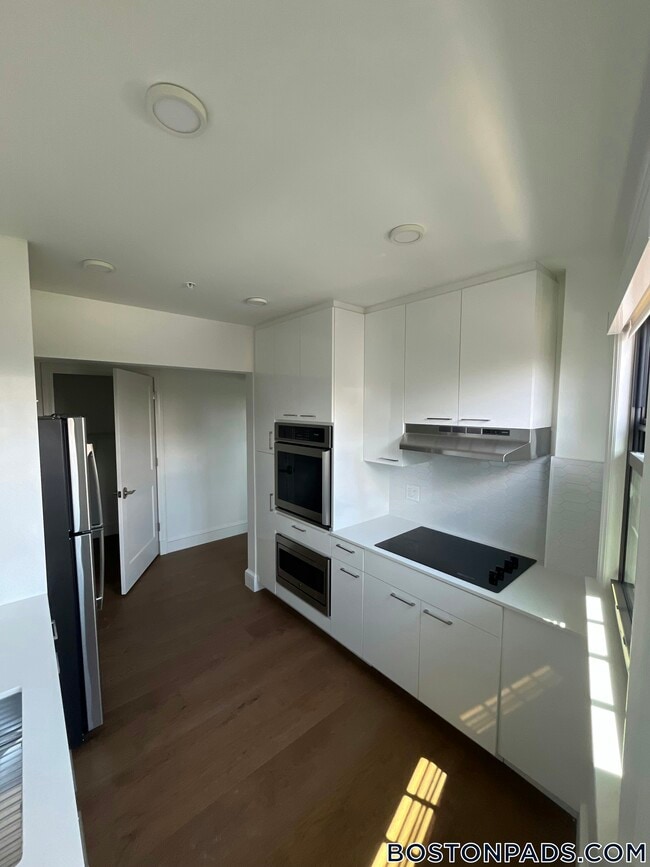 1200 Massachusetts Ave, Unit 509 in Cambridge, MA - Building Photo - Building Photo