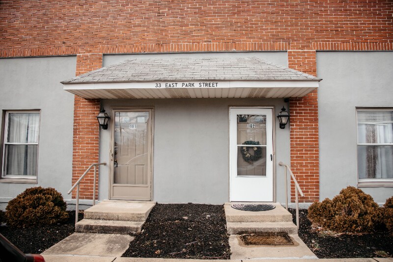 33 E Park St-Unit -102 in Elizabethtown, PA - Building Photo