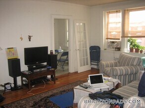 2045 Commonwealth Ave, Unit 42 in Boston, MA - Building Photo - Building Photo