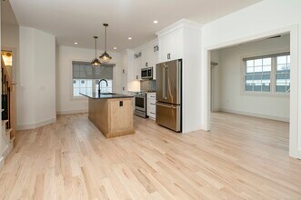 2610 Main St-Unit -3 in Glastonbury, CT - Foto de edificio - Building Photo