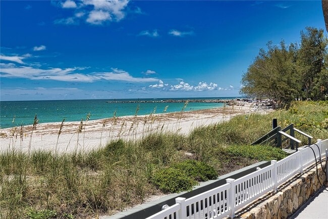 1555 Tarpon Center Dr, Unit 243 in Venice, FL - Building Photo - Building Photo