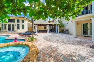 1051 NE 89th St in Miami, FL - Building Photo - Building Photo