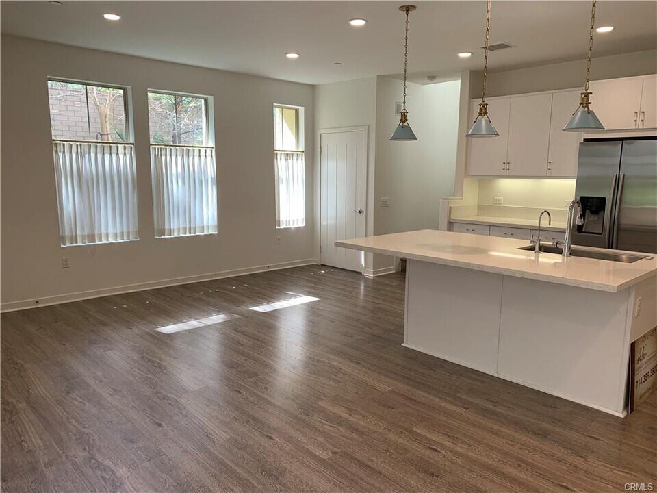 78 Savannah in Lake Forest, CA - Building Photo