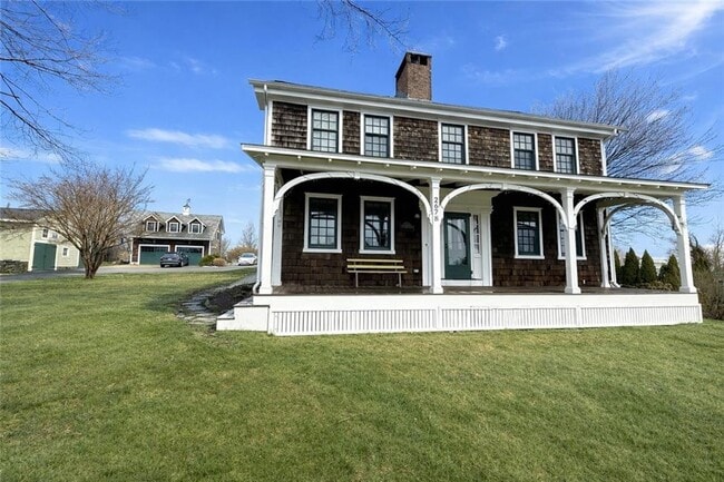 2678 E Main Rd in Portsmouth, RI - Building Photo - Building Photo