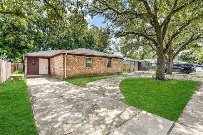 property at 3231 Scotch Moss Ln