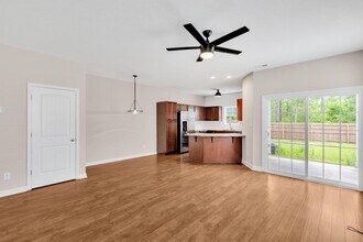 320 Frisco Way in Holly Ridge, NC - Building Photo - Building Photo