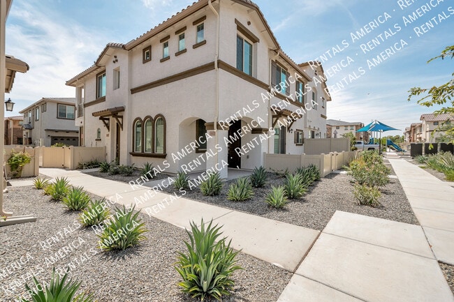 property at 4100 S Virginia Wy