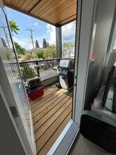 242 4th St W in North Vancouver, BC - Building Photo - Building Photo