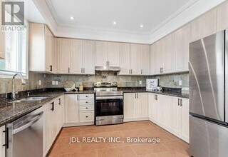 20 Ralph Chalmers Ave in Markham, ON - Building Photo - Building Photo