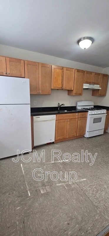 property at 9 Victory Rd