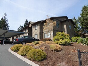 Evergreen Apartments in Vancouver, WA - Building Photo - Building Photo