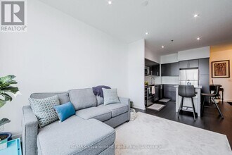 65 Speers Rd in Oakville, ON - Building Photo - Building Photo