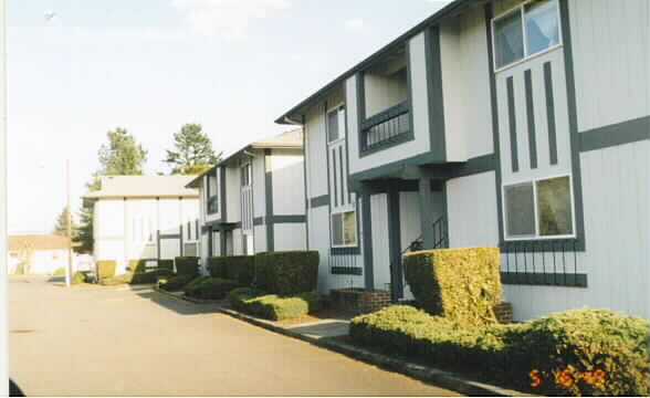 Candalaria Plaza in Portland, OR - Foto de edificio