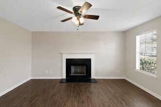 2921 Russ Ln in Lithonia, GA - Building Photo - Building Photo