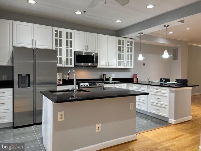 property at 680 9th St SW