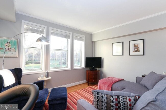 1800 Queens Ln in Arlington, VA - Building Photo - Building Photo