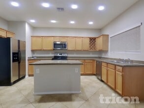 9526 N 81st Dr in Peoria, AZ - Foto de edificio - Building Photo