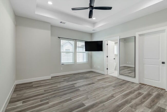 property at 1329 Buescher Dr