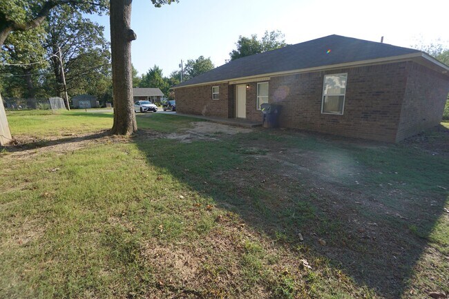 3111 Oak Grove St in Fort Smith, AR - Building Photo - Building Photo