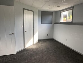 7646 Westpointe Dr in Grande Prairie, AB - Building Photo - Building Photo