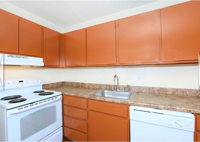 Straight Creek Apartments