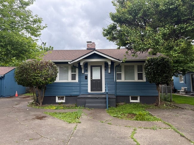 property at 2105 N Kilpatrick St