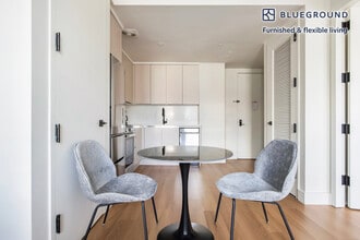 130 Hope St in Brooklyn, NY - Foto de edificio - Building Photo