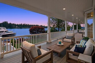 9011 NE 38th Pl in Yarrow Point, WA - Building Photo - Building Photo