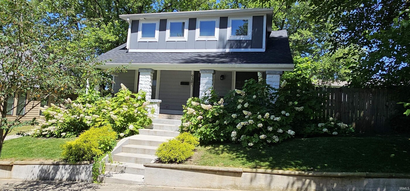938 N Jackson St in Bloomington, IN - Foto de edificio